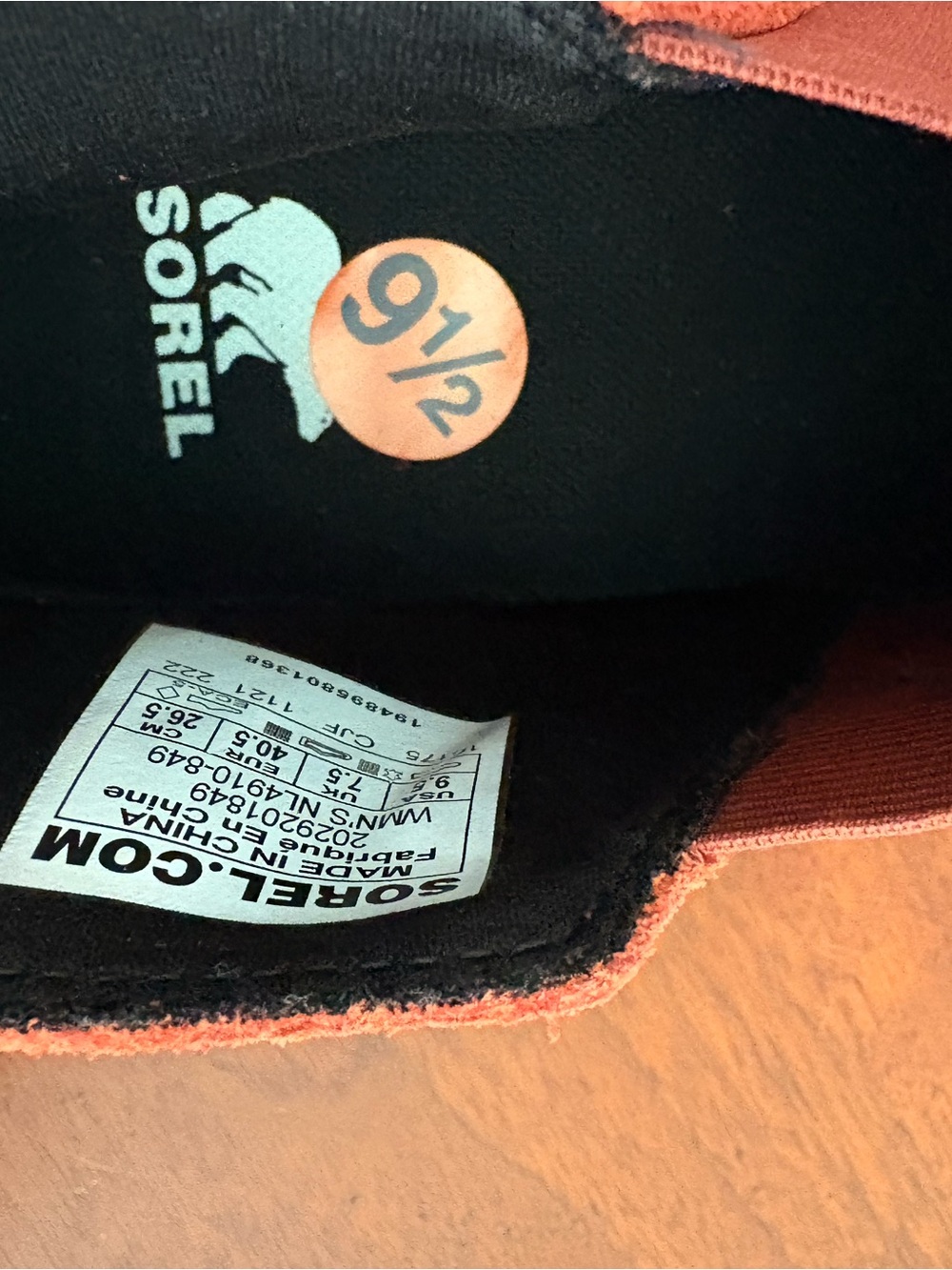 Sorel Red Suede Chelsea Ankle Boots - Picture 9 of 10